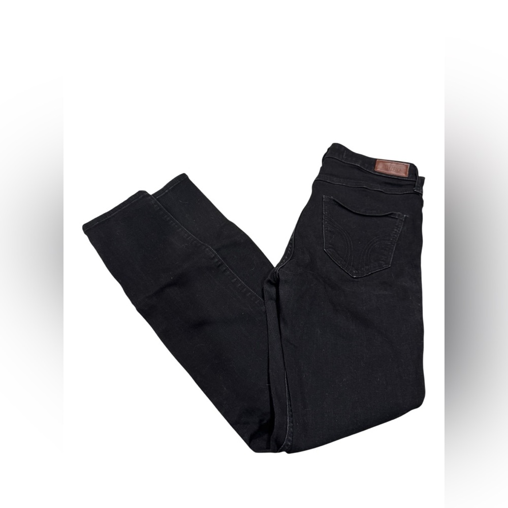 Hollister Women’s Black Distressed‎ Skinny Jeans